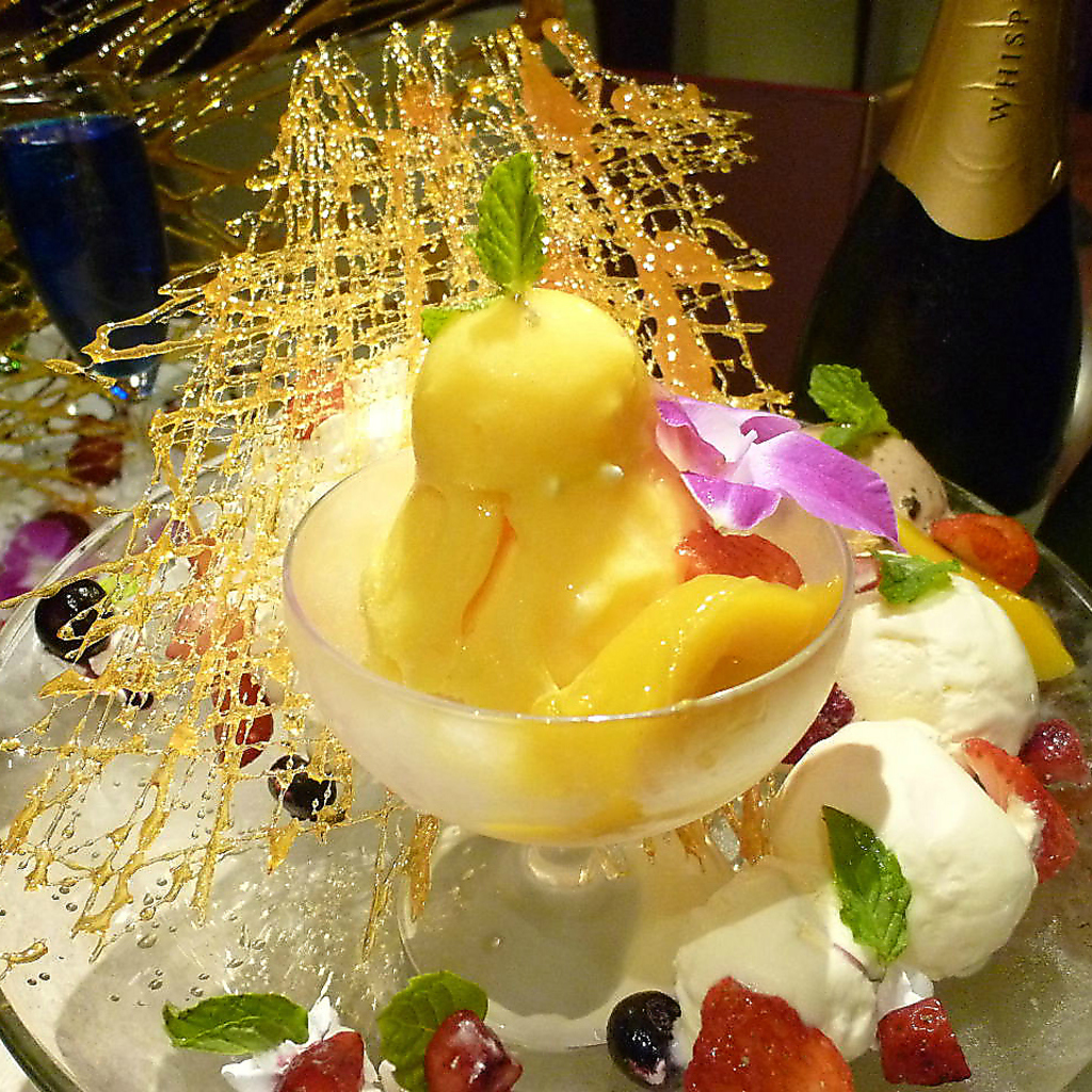 誕生日やお祝いなどにお店からメッセージ入り【デザート盛り合わせ】をプレゼント致します♪