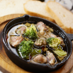 砂肝とブロッコリーのアヒージョ