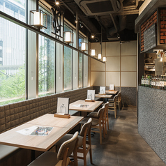 WARAYAKI bistro W グラングリーン大阪店の雰囲気1