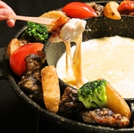 SNS映え！流行りの【UFOチーズフォンデュ鍋】ピリ辛チキンととろ～り伸びるチーズが相性抜群です☆