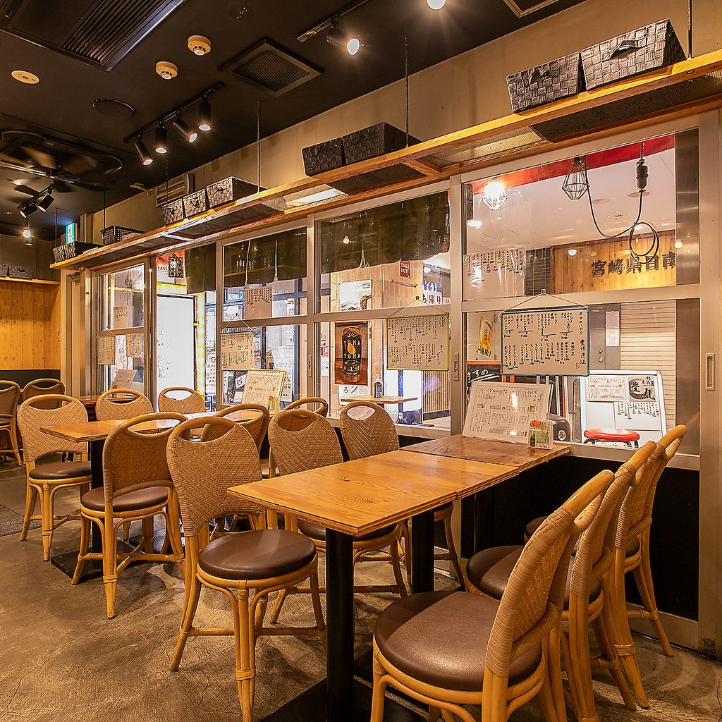 【アットホームな雰囲気の店内】お一人様でもお気軽にご利用いただけます。会社帰りのサク飲みも◎