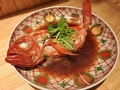 料理メニュー写真 下田漁港産　金目鯛の丸ごと煮つけ