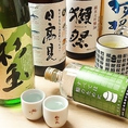 【豊富な日本酒】オリジナルの日本酒や、豊富な種類の日本酒をお楽しみ頂けます。迷われた方はスタッフまでお気軽にどうぞ♪