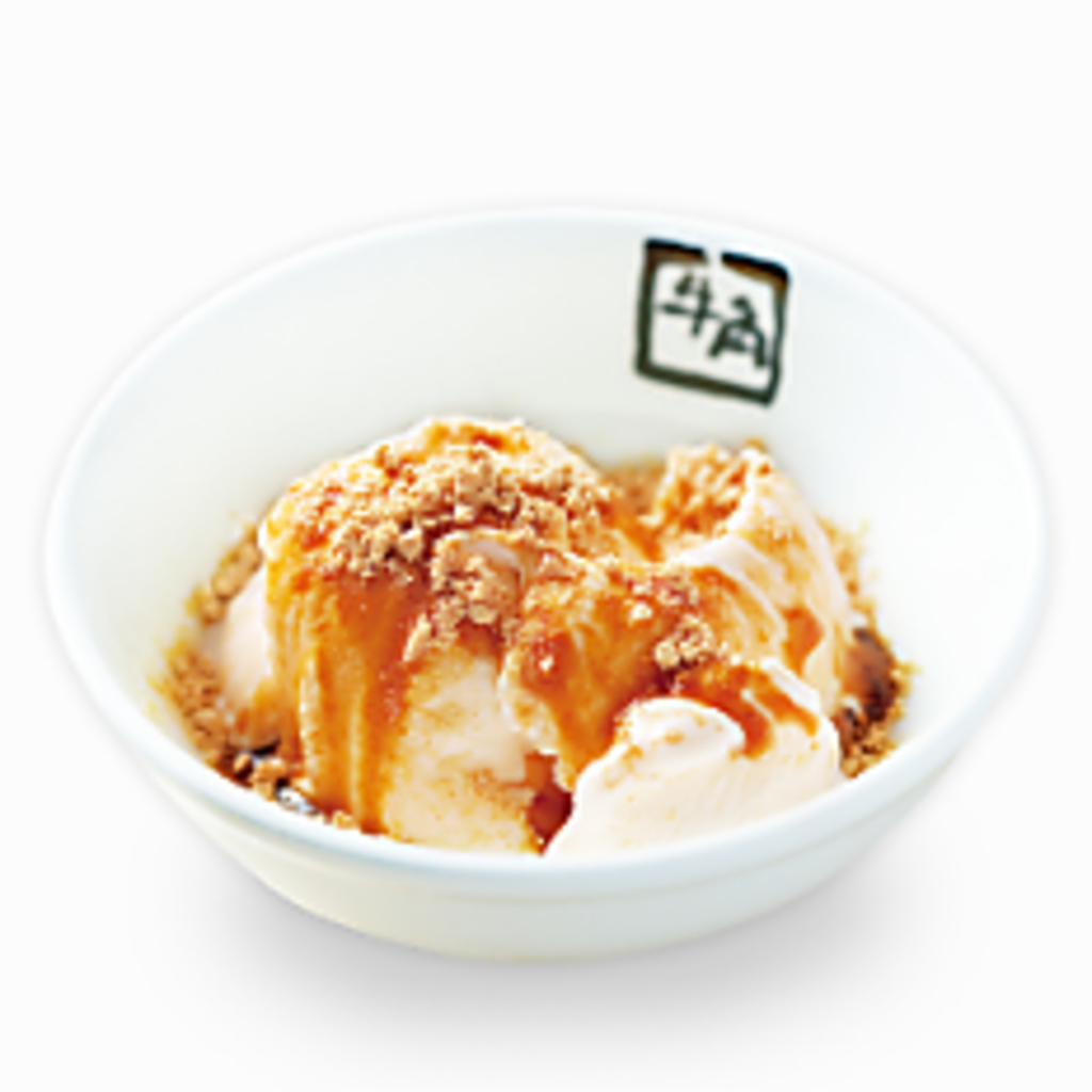 デザートはやっぱりこれ！バニラアイスに香ばしいきな粉と黒蜜が相性抜群♪幸せな甘さで癒します◎