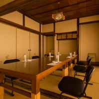 密を避ける為、座席全体を50％以下に配慮しています。