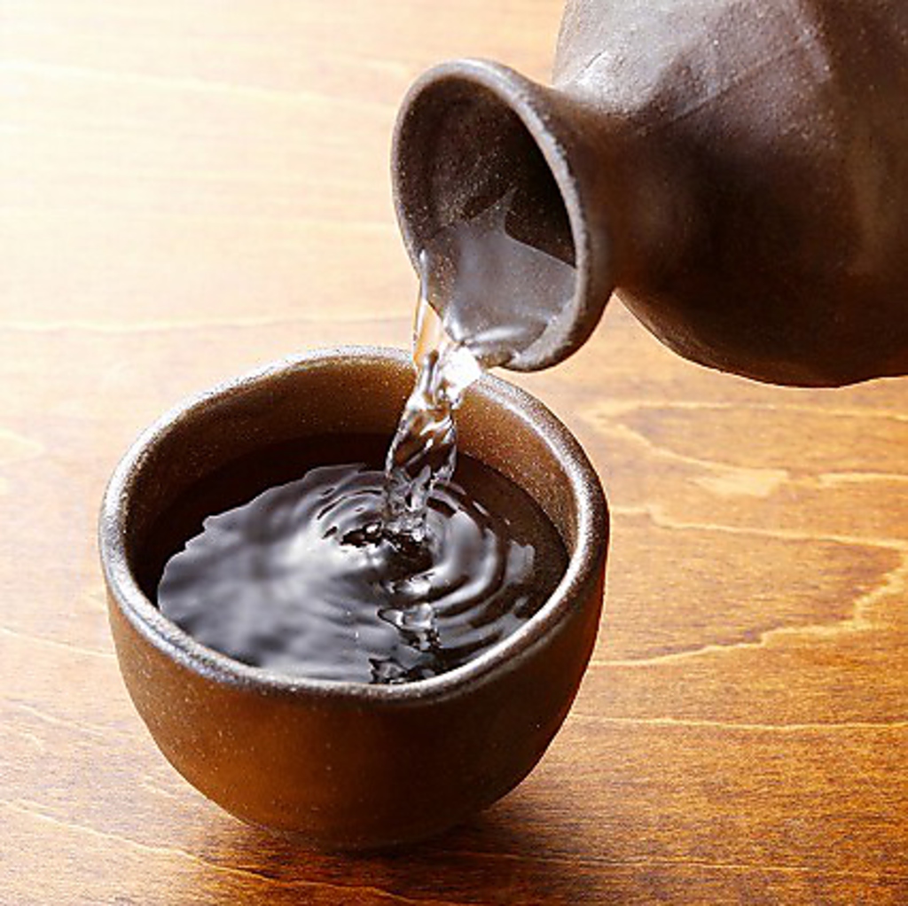 お料理にも良く合う多数の地酒をご用意◎