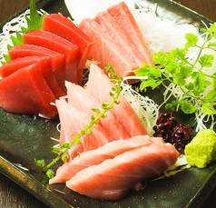 美味しい日本酒をどうぞ♪ 直送鮮魚の刺身盛り合わせ