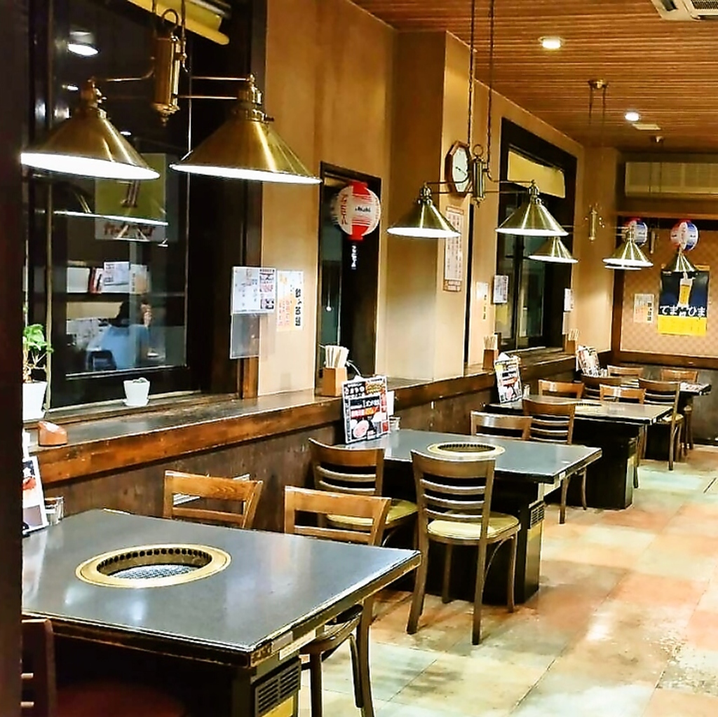 ゆったりとした空間で、周りを気にせずお食事を楽しめます。ご家族やご友人とのお食事に最適ですよ♪