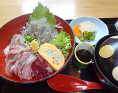 あじ・生しらす丼（みそ汁、新香付き）