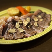 鉄板で丁寧に焼いた、焼きたてのステーキをご提供♪