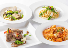 ランチは11:30～15:00(L.O.14:30)。