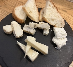 おまかせチーズ盛り合わせ