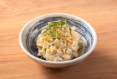 鰹とスモークチーズのポテトサラダ