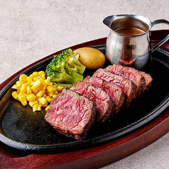 牛の赤身の鉄板ステーキ