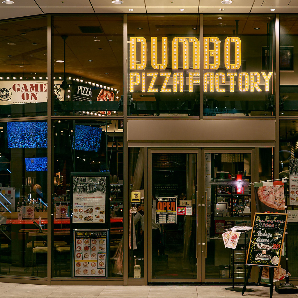 仙台駅直結ビル1階！アメリカンが外観が目印♪