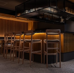 カウンター席5つ