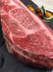 国産黒毛和牛を使用した贅沢肉料理の他、メニュー充実♪