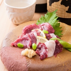 こだわりの一皿◎熊本直送「馬刺し盛り合わせ」