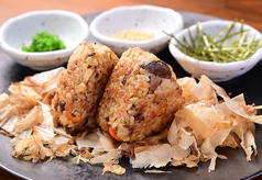 鮭ときのこのまぶし焼きおにぎり