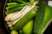 沖縄の季節の新鮮な島野菜と