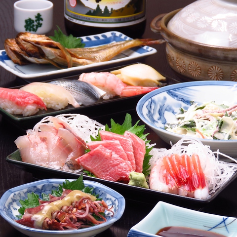 鮮魚をその場で味わえる魚屋。リーズナブルな価格で新鮮なお寿司やお刺身を◎