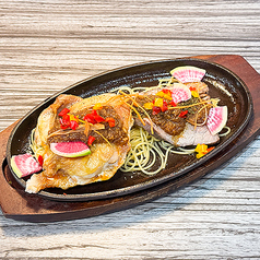 エバス自家製ローストポークステーキとグリルチキンのコンビ