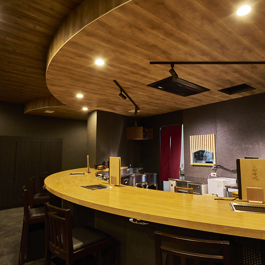 御殿場 個室 宴会 デート 記念日 居酒屋 肉 焼肉 生肉 オシャレ 接待 旅行 冠婚葬祭 飲み放題 冷麺