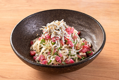 釜あげしらすと梅のぽりぽりサラダ