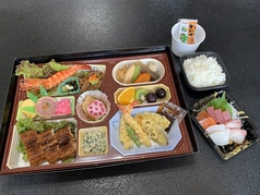 割子弁当　(本体価格5,500円)