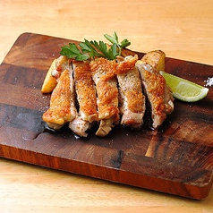 麦芽赤鶏もも肉の炭火焼き