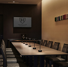 【12名まで利用可能な完全個室】プライベートな時間を大切にしたい方にぴったりな完全個室の空間です★周囲を気にすることなく、大切な方との会話や食事をお楽しみいただけます◎最大12名様までご利用いただけますので、ご家族のお祝いやビジネスの会食など、様々なシーンに対応可能ですので、事前にご予約下さいませ♪