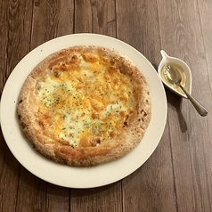 4種のチーズピザ