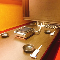 ゆったりくつろげる掘りごたつのお席で焼肉♪