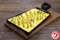 鉄板もちポテ玉子 (バジル)