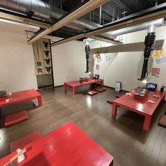 足を伸ばしてゆったりくつろげるお座敷席もございます♪ご家族でのお食事や飲み会、打ち上げなどにご活用いただけます！