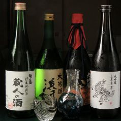 季節の日本酒を取り揃えています