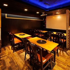 記念日やデートなどでお使い頂けるカップルシート雰囲気を大事にしたお部屋で幅広い年代層に支持を受けており、様々なシーンで活躍しております♪ランチ、カフェ、ディナーと時と共に変わりゆく奥羽本荘の姿をお楽しみ下さい♪(居酒屋/渋谷駅/飲み放題/完全個室/海鮮/炉端焼き/焼き鳥)