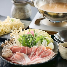 あぐー豚と沖縄そばでヘルシーに楽しむ沖縄の贅沢ランチ