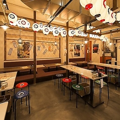 【総席数92席】会社の飲み会、二次会、同窓会、仲間との集まりなど、さまざまなシーンに対応可能。五井エリアでの大人数宴会は『屋台屋 博多劇場』にお任せください！大人数でも周りを気にせず、安心して思い思いに楽しめます。貸切などのご相談も気軽に店舗までご連絡ください♪