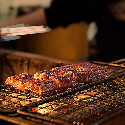 ふっくら香ばしく焼き上げたうなぎ料理をリーズナブルに堪能できるお店