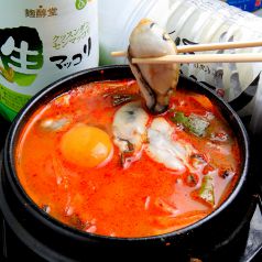 【季節のおすすめ】辛さは調節可能♪牡蠣純豆腐チゲの写真