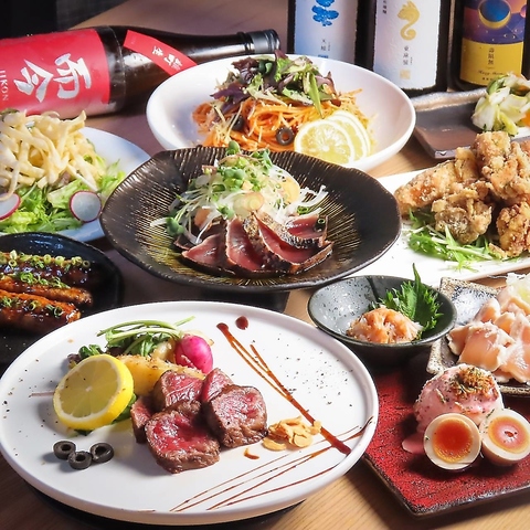 強火力の藁で炙った鰹のたたきや炭を使った焼き物が楽しめるアットホームなお店