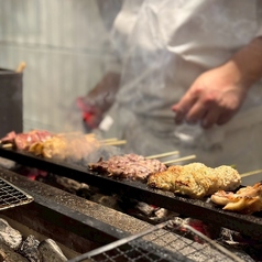 鮮度抜群な大山鶏を炭火で焼き上げるこだわりの串焼き