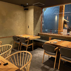 2名様から団体様までご利用いただけるテーブル席は25席ご用意いたしております。