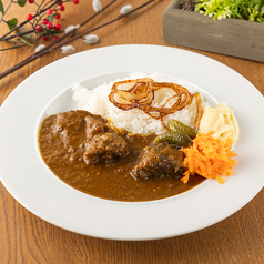 国産牛すね肉の4時間煮込みのビールカレー