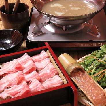 あぐー島豚 しゃぶしゃぶ 野菜巻き串 豚家のおすすめ料理1