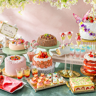 約35種類のメニューが並ぶデザートビュッフェ