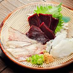 鯨三種盛り刺身