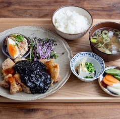 鳥モモ肉のチキン南蛮定食～ブラックタルタルソース～