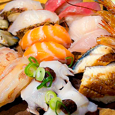 自慢の握り寿司が味わえる宴会コースも！120分飲み放題(L.O.10分前)の写真